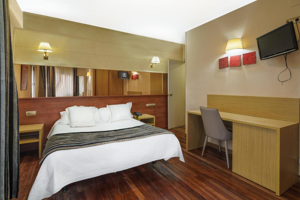 Hotel Regio Torrelavega Esterno foto