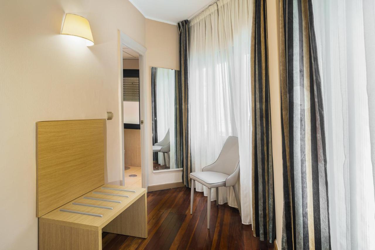 Hotel Regio Torrelavega Esterno foto