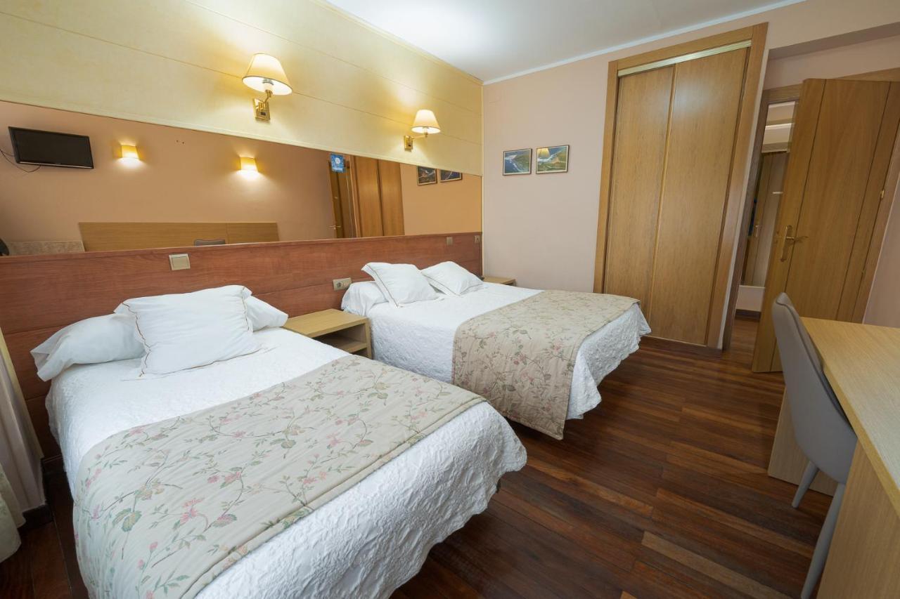 Hotel Regio Torrelavega Esterno foto
