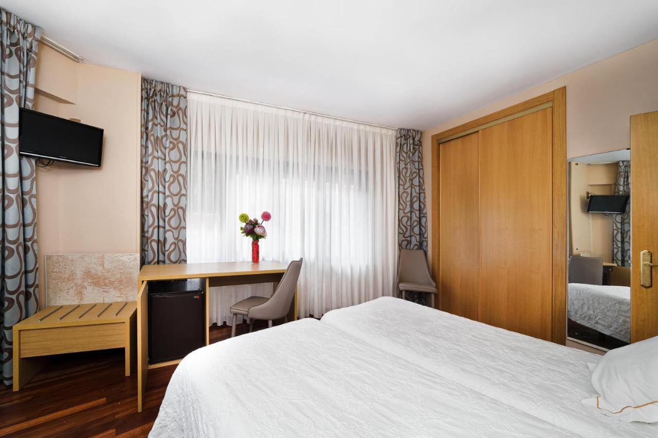 Hotel Regio Torrelavega Esterno foto