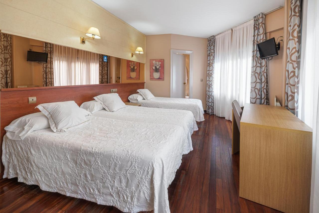 Hotel Regio Torrelavega Esterno foto